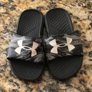 Under armour boys sandles